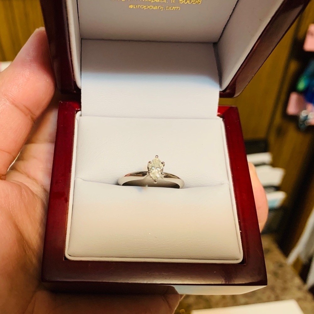 SOLD ❗️14k White gold ring